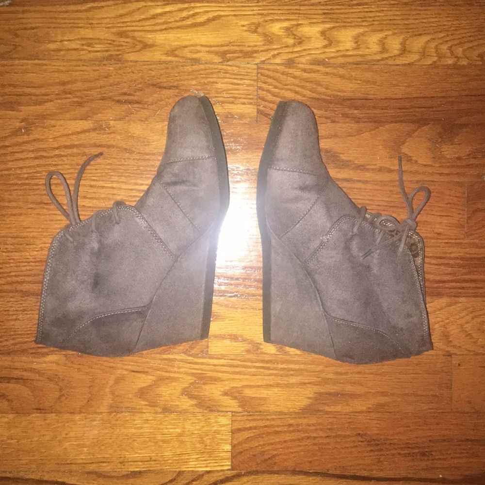 Gray wedges